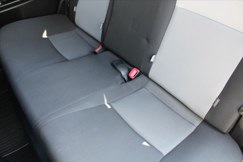 Toyota Yaris 1,5 HYBRID  ČR,A/T,SELECTION - fotka 25 z 31