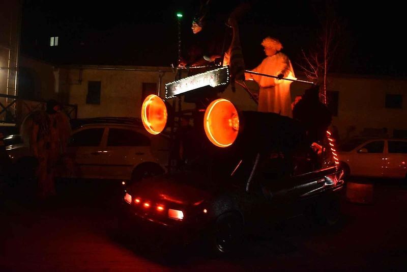 Krampusové a ďábelská vozidla