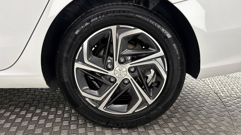 Hyundai i30 1.0 T-GDI Smart Kombi - fotka 19 z 27