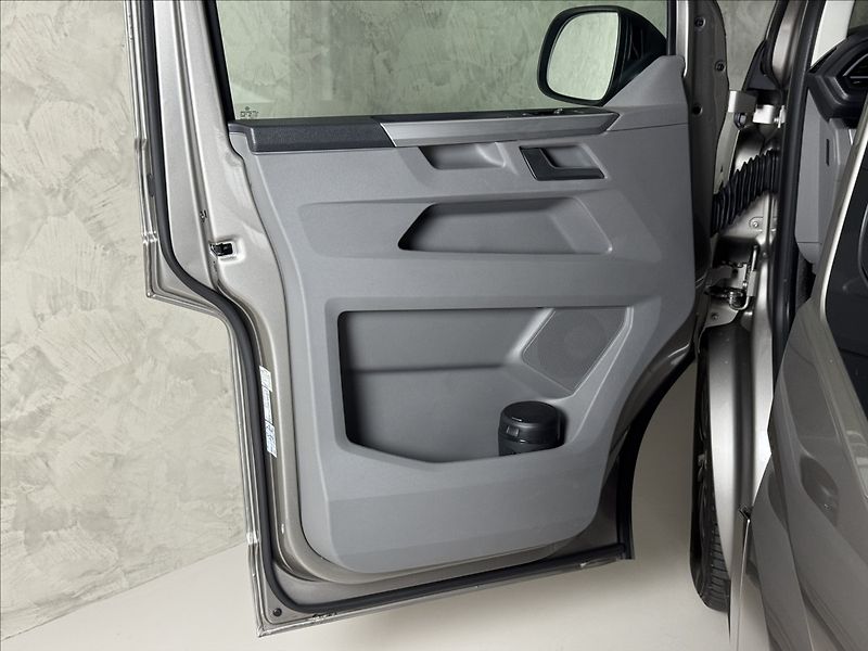 Volkswagen California 2,0 TDi  DSG Beach LED Assist - fotka 26 z 50