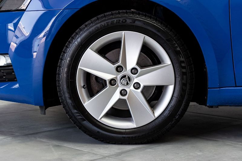 Škoda Octavia 1.5 TSI AMBITION*SmartLink*ČR* - fotka 28 z 34