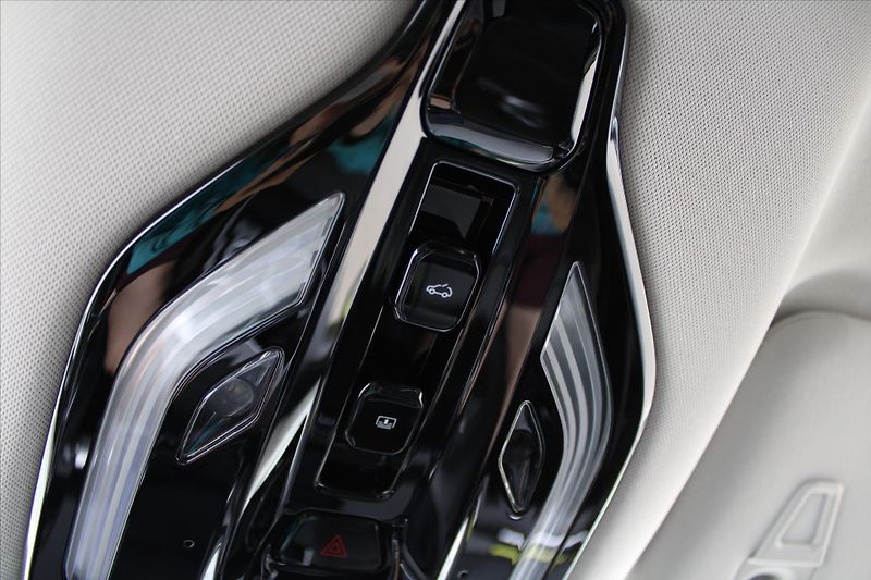 BAIC X5 1.5T 130kW A/T LED PANORAMA - fotka 25 z 30