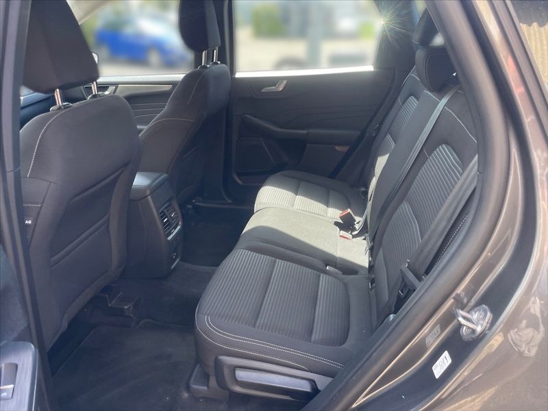 Ford Kuga 1,5 EBL 88 Titanium AT - fotka 8 z 11