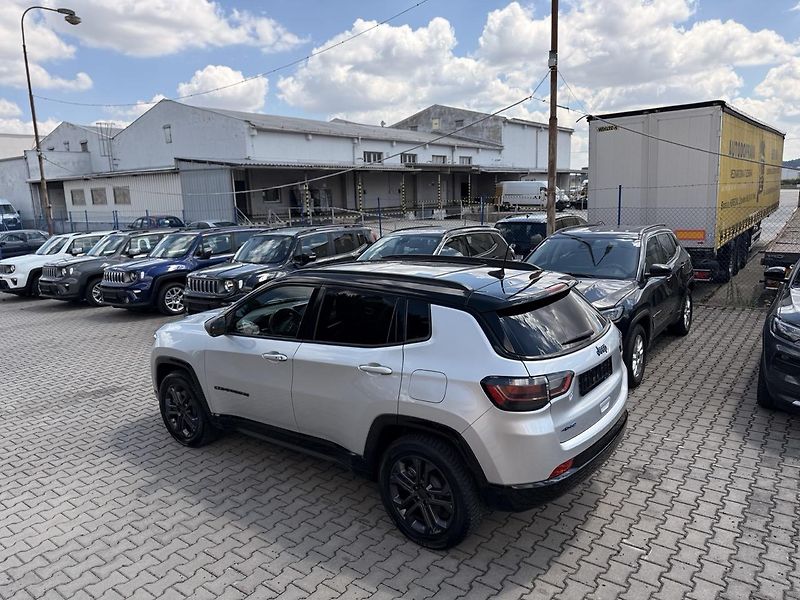 Jeep Compass (2022) 1.3 T4 PHEV 190CV 80 ANNIVERS. - fotka 4 z 55