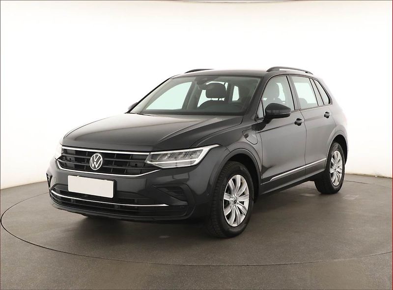 Volkswagen Tiguan (2022) 1.4 TSI eHybrid - fotka 2 z 19