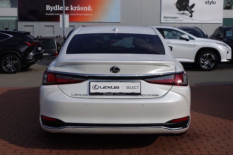 Lexus ES 300h ZLEVNĚNO 2,5HSD Elegance Plus - fotka 6 z 37