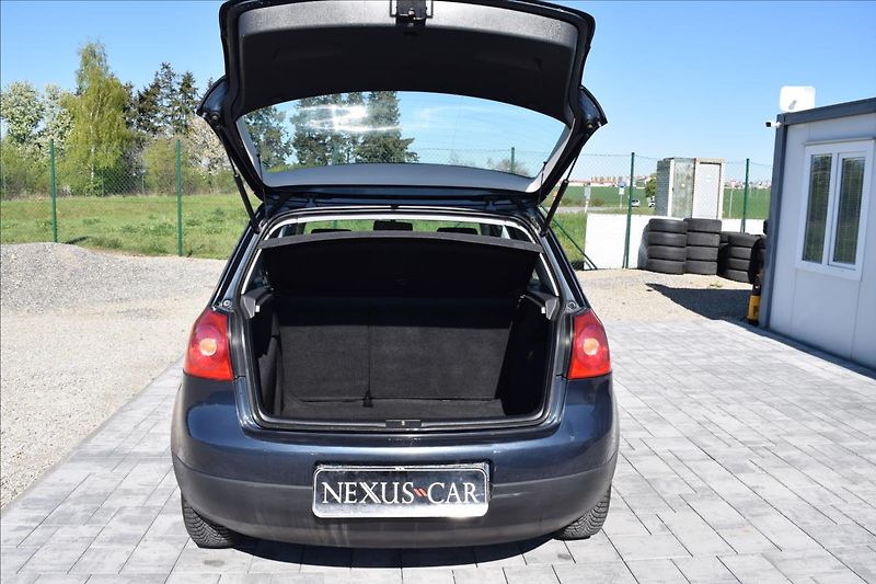 Volkswagen Golf 1,9 TDI 66KW BEZ DPF NOVÁ STK - fotka 24 z 45