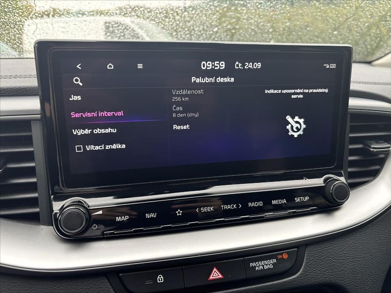 Kia Ceed 1,5 TGDi TOP ZÁRUKA CARPLAY - fotka 20 z 42