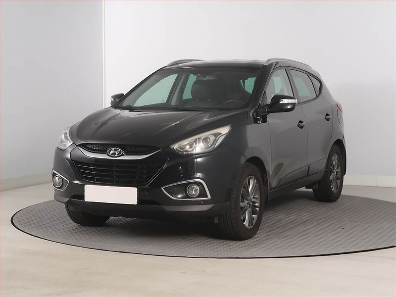 Hyundai ix35 (2015) 2.0 CRDi, 4X4, Navi, Tempomat - fotka 2 z 17