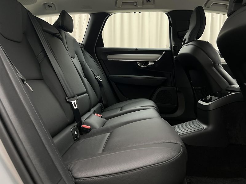 Volvo V90 T6 AWD RECHARGE BRIGHT PLUS  - fotka 20 z 46