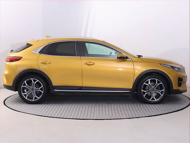 Kia XCeed (2021) 1.6 CRDi, Automat, Serv.kniha - fotka 6 z 20