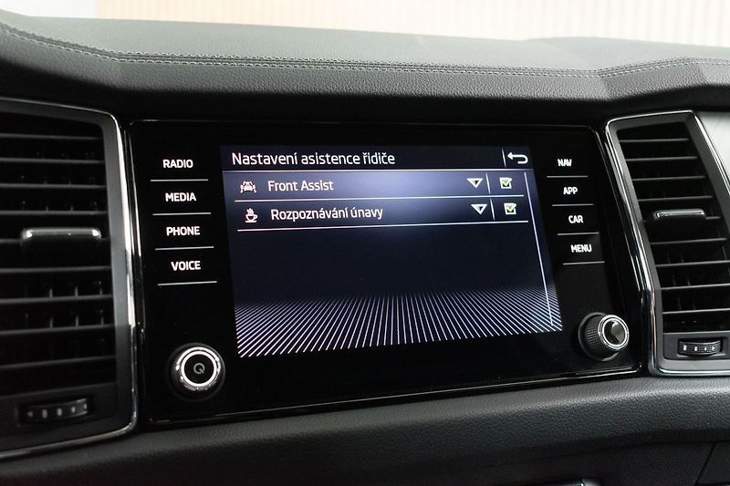 Škoda Kodiaq 2.0 TDI 110 DSG*TAŽNÉ*WEBASTO* - fotka 28 z 44