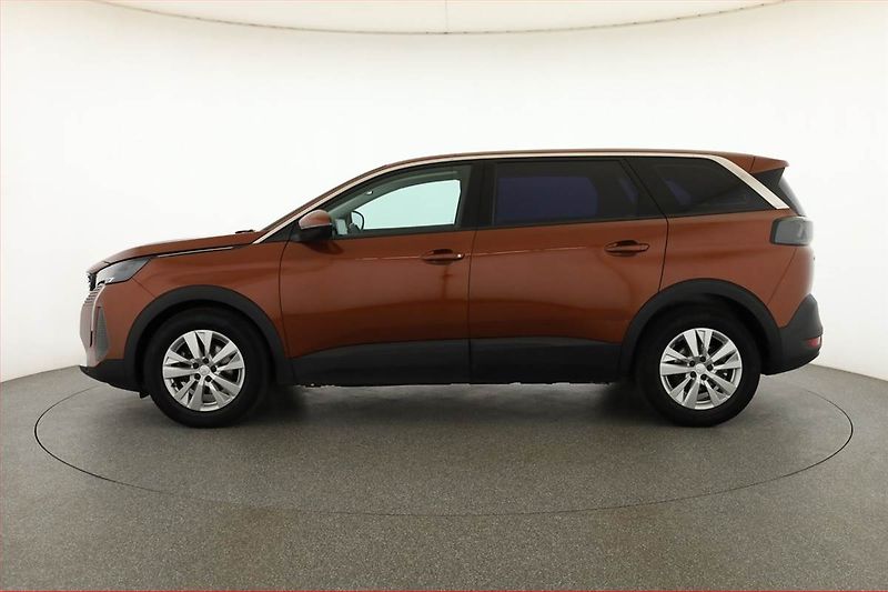 Peugeot 5008 (2021) 1.5 BlueHDi, 7 míst, Tempomat - fotka 3 z 18