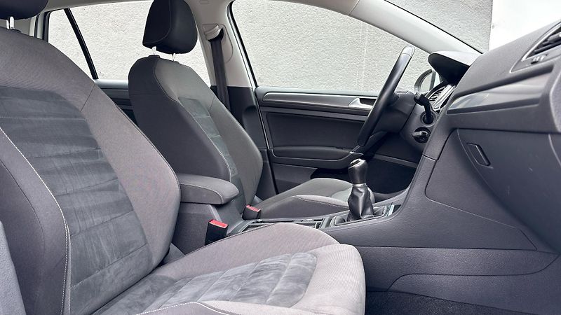 Volkswagen Golf (2019) 1.6 TDI REZERVNÍ KOLO - fotka 13 z 22