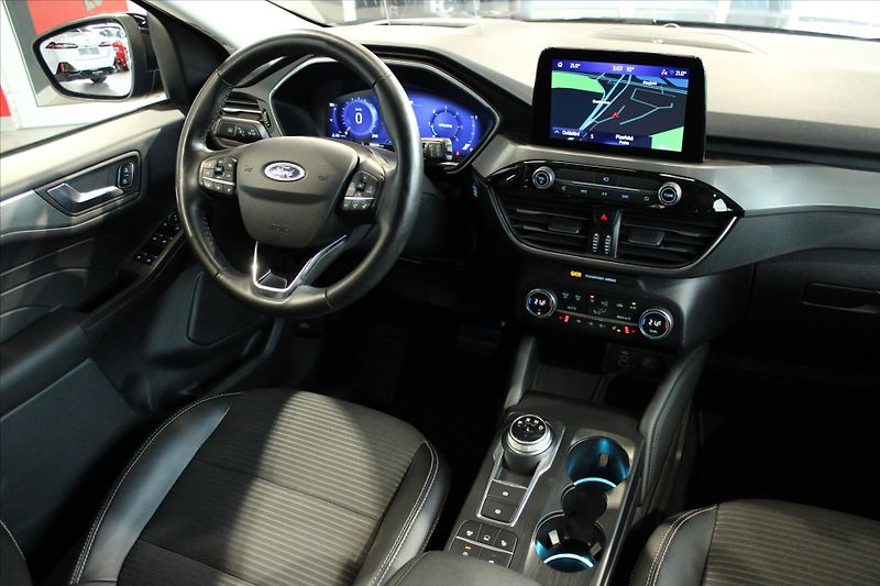 Ford Kuga TDCi AWD Titanium X ACC/BLIS/B - fotka 13 z 32
