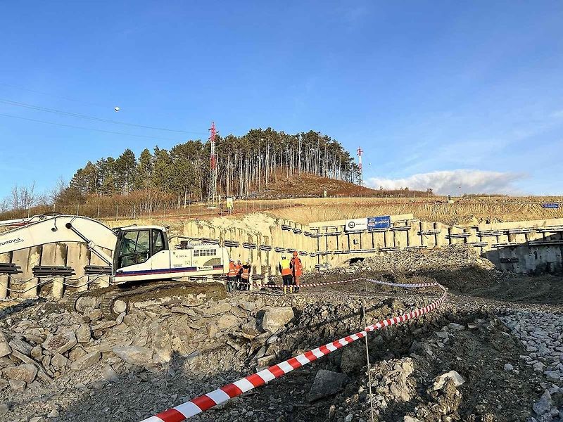 Žehnání svaté Barbory na stavbě tunelu Homole na budoucí dálnici D35 u Vysokého Mýta.
