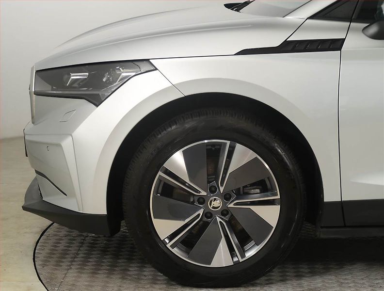 Škoda Enyaq (2025) 50 (52 kWh), SoH 100% - fotka 15 z 30