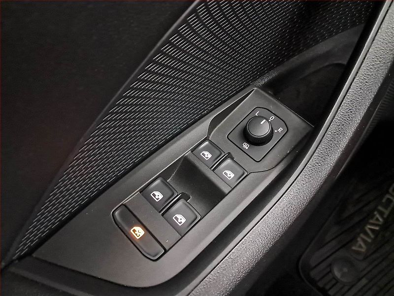 Škoda Octavia (2021) Ambition 2.0 TDI, ČR,1.maj - fotka 17 z 18