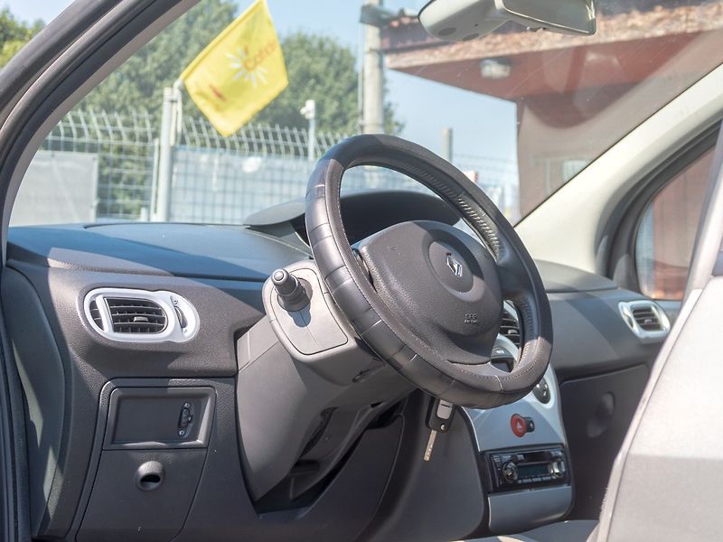 Renault Grand Modus (2008) GRAND 1.2i 55KW – DIGI KLIMA - fotka 9 z 35