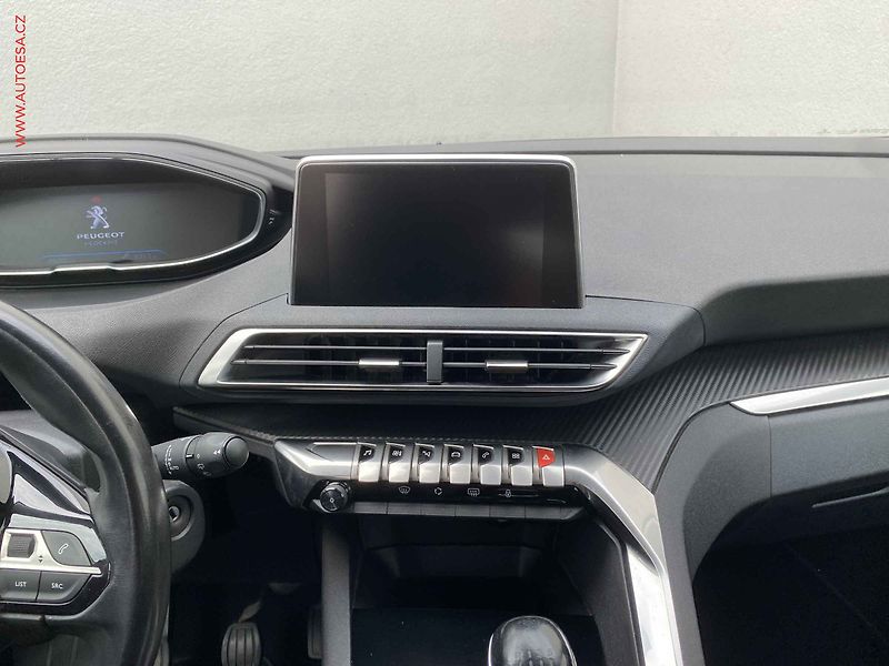 Peugeot 3008 (2017) 1.2 PT, Active, TZ, navi - fotka 12 z 18