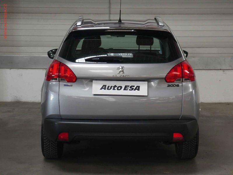 Peugeot 2008 (2016) 1.2PT, 2.maj,ČR, AC, park - fotka 5 z 18
