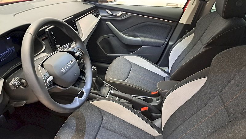 Škoda Kamiq (2025) Top Selection 1,0 TSI 85 kW - fotka 11 z 23