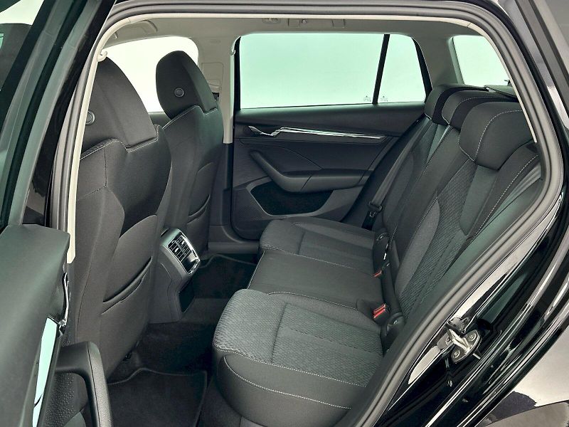 Škoda Octavia (2023) DSG 2.0 TSI 140 kW 4x4 Style - fotka 8 z 34
