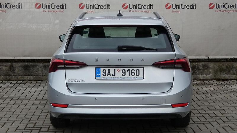 Škoda Octavia 2,0 TDI Ambition - fotka 4 z 22