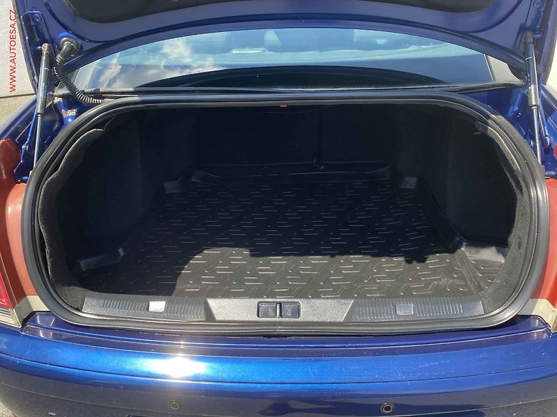 Citroën C4 (2009) 1.6i, ČR, AC, tempo, park - fotka 7 z 15
