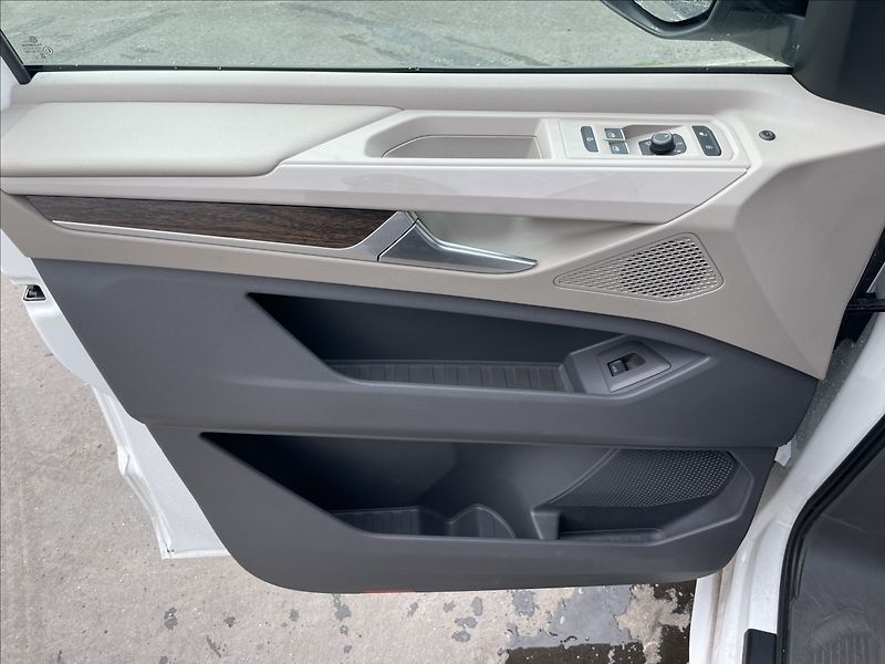 Volkswagen Multivan 2,0 TDI DSG Style 7Míst+Kamera - fotka 12 z 21