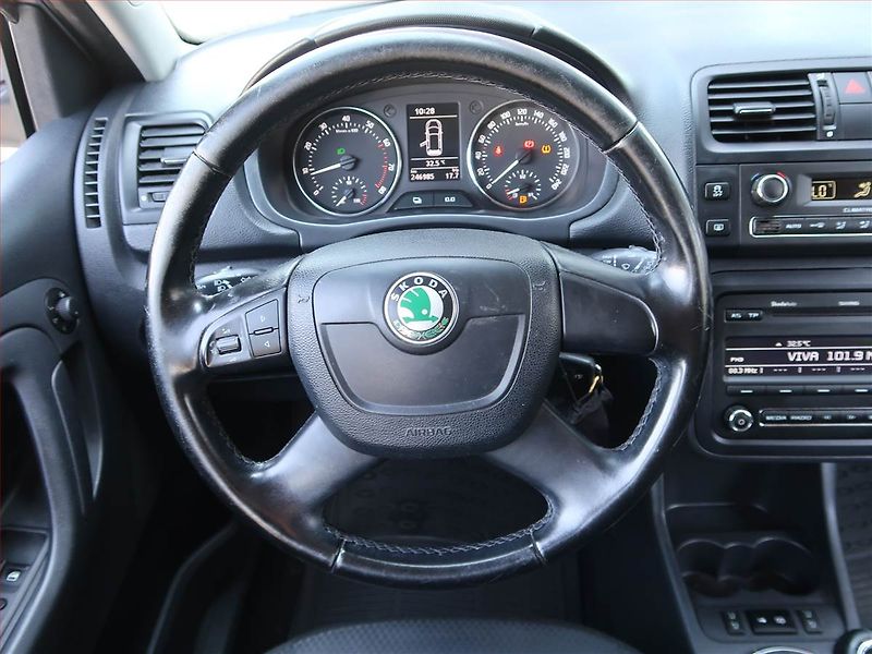 Škoda Fabia (2012) Ambiente 1.2 TSI, po STK - fotka 17 z 17