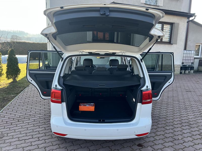 Volkswagen Touran 1.6TDI 77KW,MATCH,NAVI,DSG,DIG - fotka 29 z 46