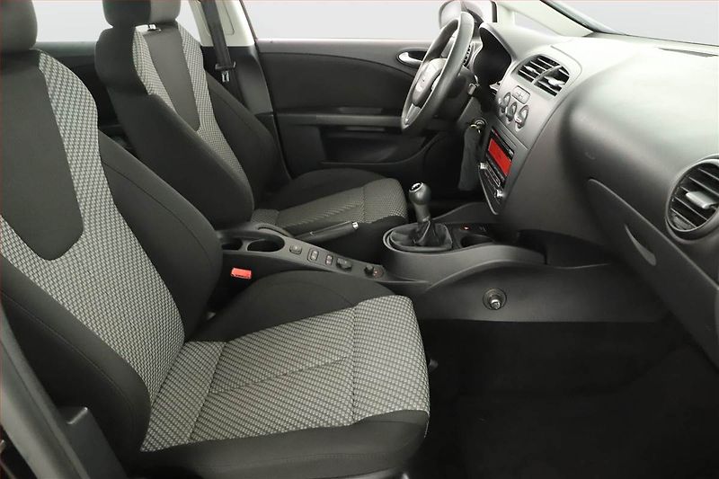 Seat Leon (2011) 1.2 TSI, nová STK, Tažné - fotka 7 z 13