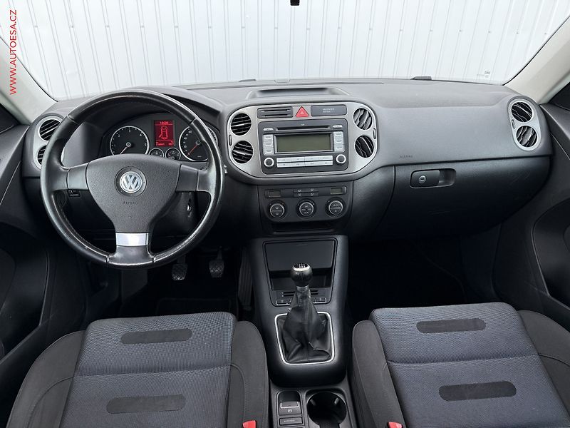 Volkswagen Tiguan (2008) 2.0 TDi 4x4, ČR, Sport - fotka 8 z 14