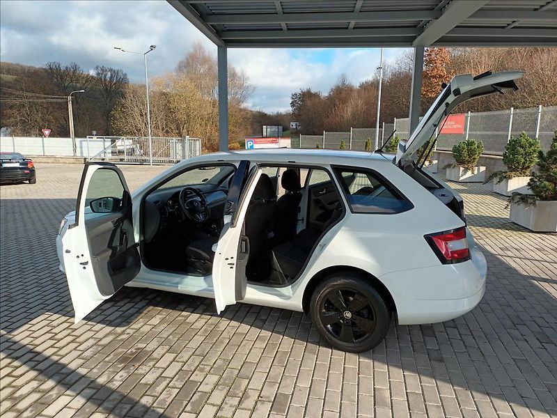 Škoda Fabia 1,2 TSI,81KW,SERVIS,KOLA,VÝHŘE - fotka 10 z 47