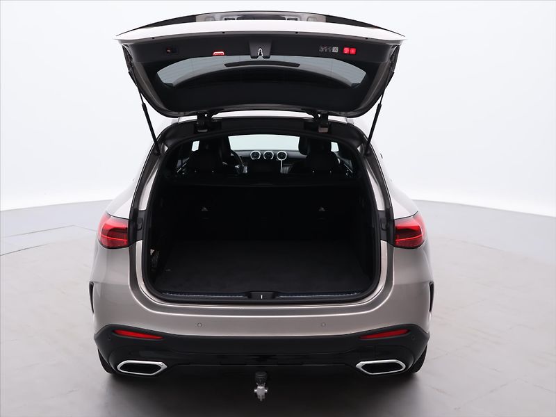 Mercedes-Benz GLC 2,0 300 4Matic AMG CZ 1Maj - fotka 9 z 41