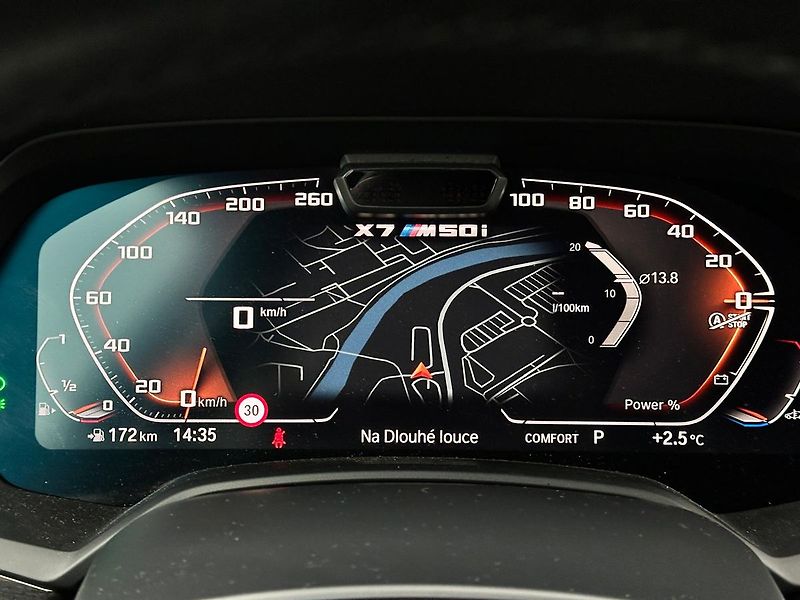BMW X7 50i xDrive Individual B&W - fotka 8 z 19
