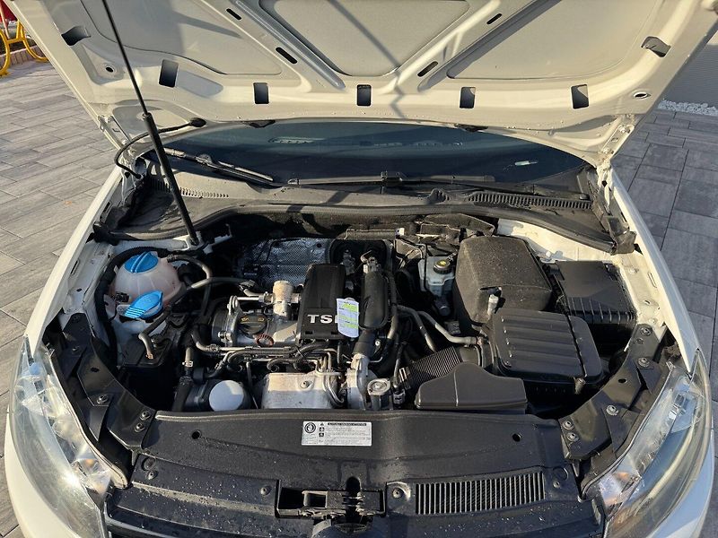 Volkswagen Golf (2013) Comfortline 1.2 TSI 77kW - fotka 28 z 40