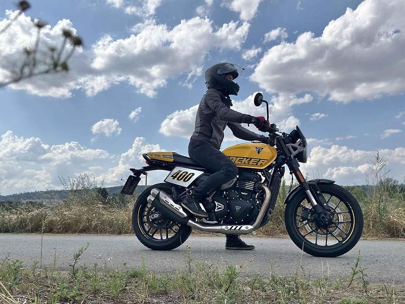 Se Speedem uhodil Triumph hřebíček na hlavičku a Tracker půjde bez pochyby v jeho stopách.