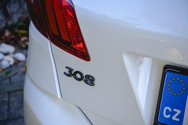 Peugeot 308 Active 1.5 Bluehdi S&s 1 MAJ Z - fotka 11 z 25