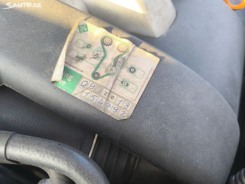 Volkswagen Jetta 1,9TDI BEZ DPF,KRÁSNÁ,220T.KM - fotka 26 z 29