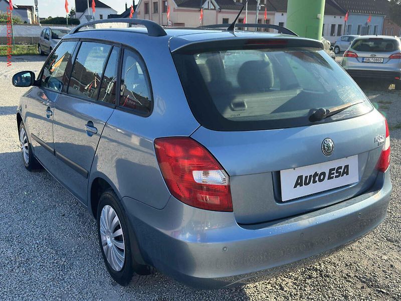 Škoda Fabia (2007) 1.4i, AC, park.asist - fotka 6 z 15