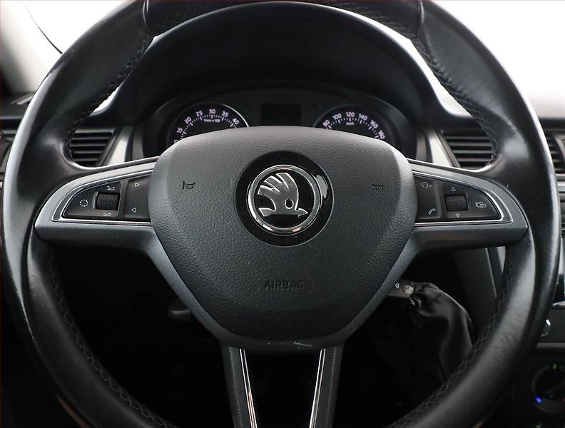 Škoda Rapid (2014) Spaceback 1.6 TDI, Navi - fotka 8 z 16
