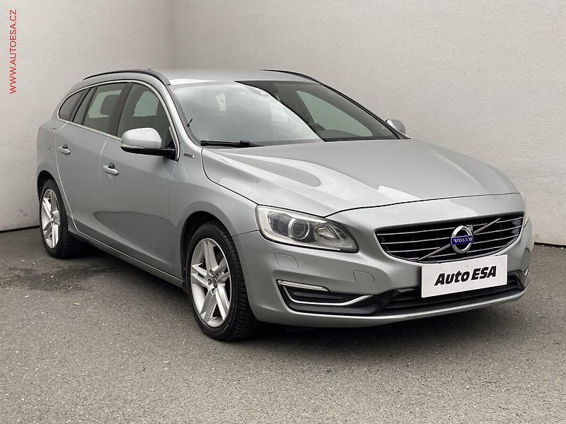 Volvo V60 (2013) 2.4 D6 AWD, AT, kůže, xenon - fotografie inzerátu