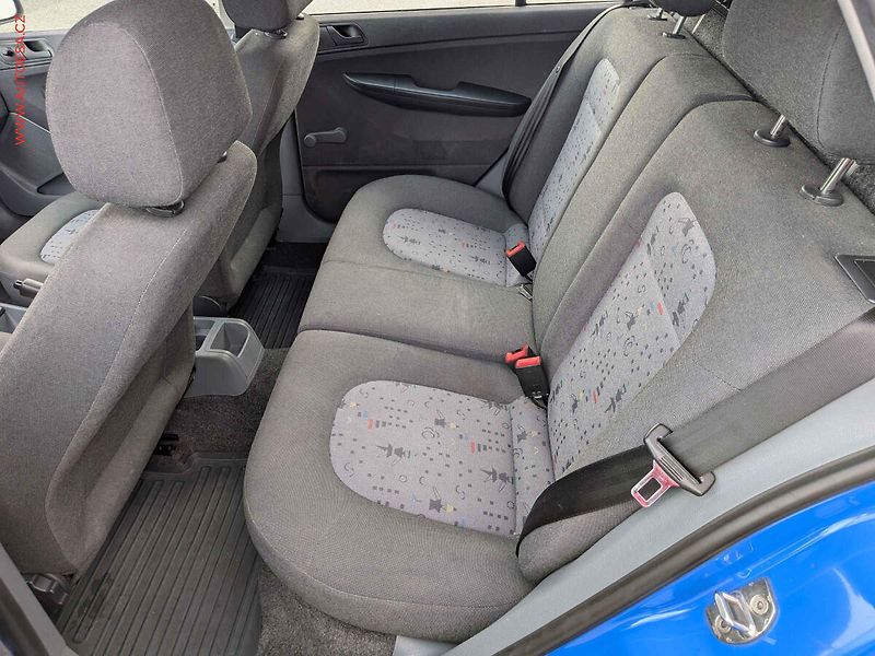 Škoda Fabia (2003) 1.2 12V, 2.maj,ČR, Klima - fotka 10 z 17