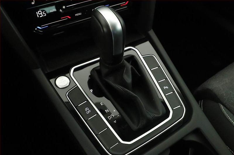 Volkswagen Passat (2023) 2.0 TDI, Automat, Navi - fotka 10 z 22