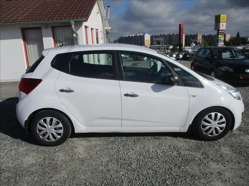 Kia Venga 1,4 i, klima,servis,2.maj,CZ, - fotka 4 z 39