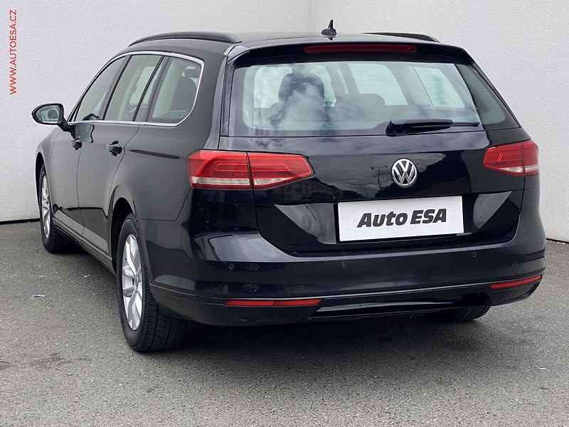 Volkswagen Passat (2015) 2.0 TDi, AC, TZ, park.čidla - fotka 6 z 18