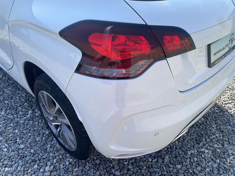 Citroën DS4 1.6i 16V 120PS EXCLUSIVE TOP!! - fotka 38 z 160
