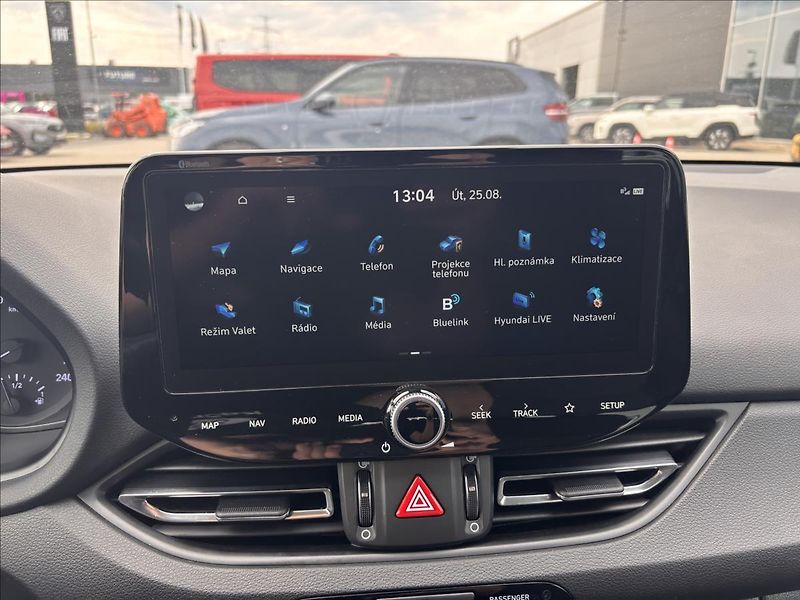 Hyundai i30 1,5 mHEV Family Smart 117kW - fotka 25 z 29